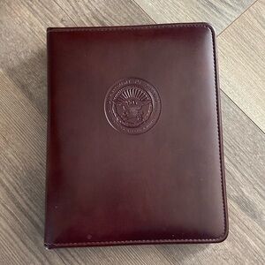 ❌SOLD❌DEPARTMENT OF DEFENSE BROWN LEATHER ZIPPERED PADFOLIO COMPARTMENT NOTEBOOK